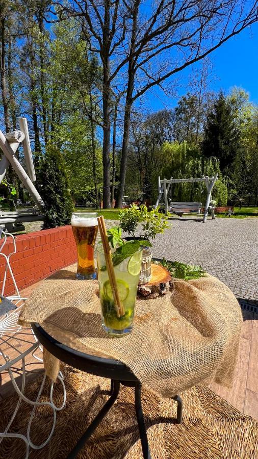 Szafirowy Dwor Hotel & Restauracja Gliwice Exteriör bild